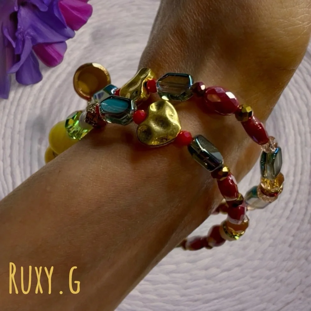 Multicolor Beaded Bracelet Set - Picture 10 of 12